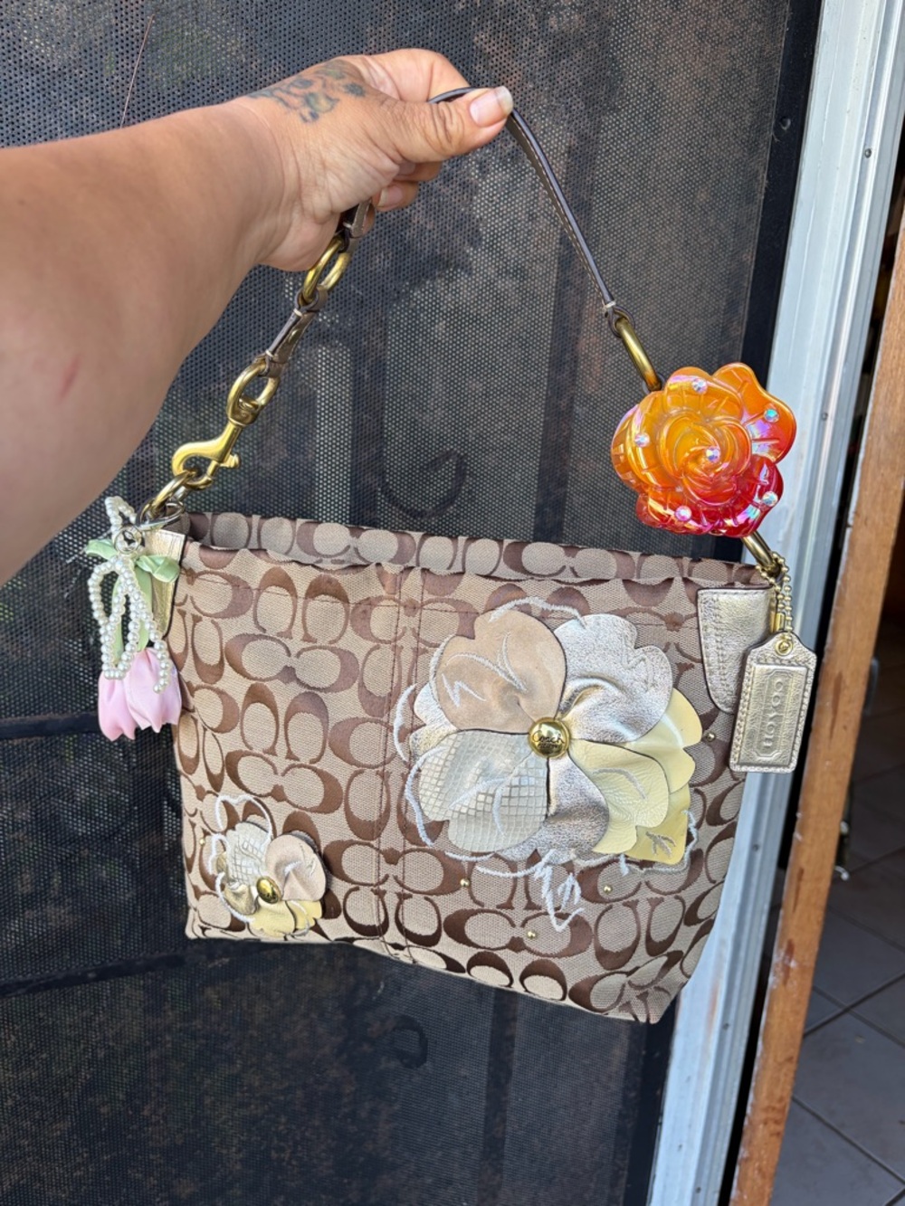 Gorgeous Y2k Coach F16879 Bleecker Leather Floral CARLY Khaki Gold Shoulder bag - Picture 9 of 16